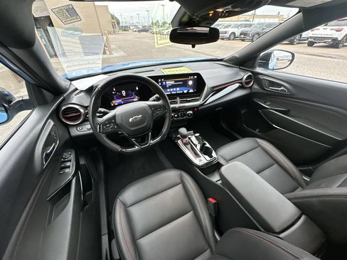 Certified 2024 Chevrolet Trax RS w/ Sunroof Package FWD image 20