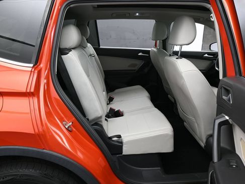 Used 2019 Volkswagen Tiguan SE w/ Panoramic Sunroof Package FWD image 36