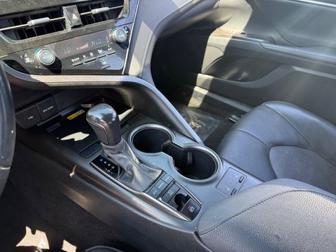 Used 2024 Toyota Camry XSE FWD image 13