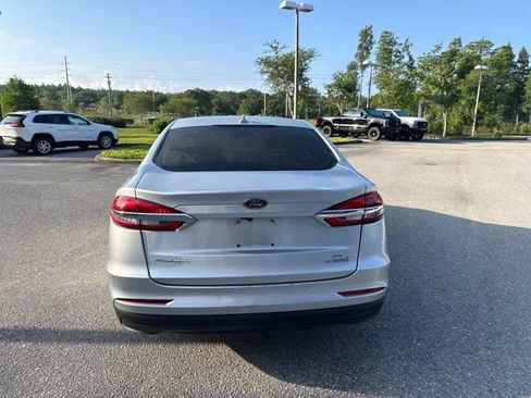 Used 2019 Ford Fusion SE FWD image 5