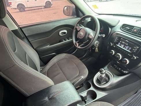Used 2018 Kia Soul FWD image 28