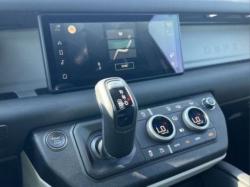 Used 2024 Land Rover Defender 90 X-Dynamic SE image 25