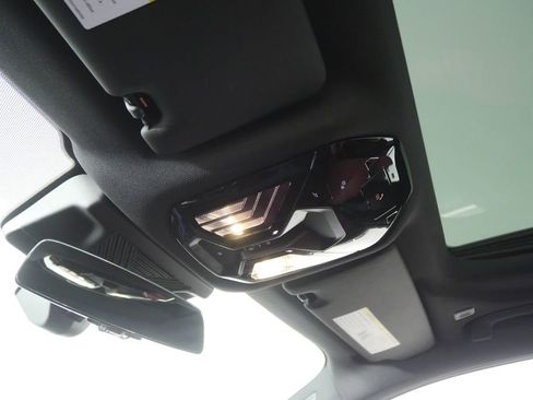 Used 2025 BMW 530i image 19