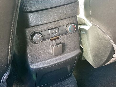 Used 2018 Ford Explorer XLT w/ Equipment Group 202A image 29