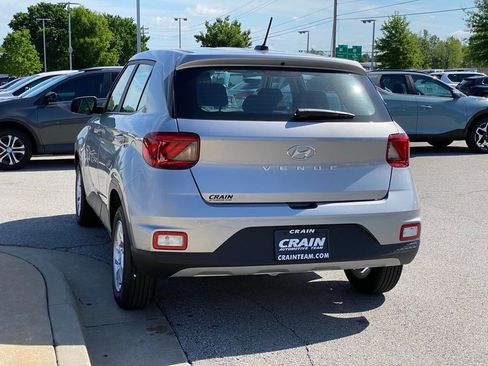 New 2026 Hyundai Venue SE FWD image 5