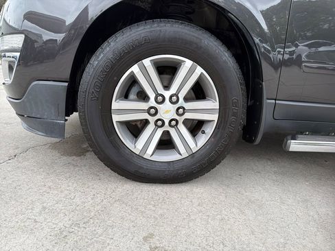 Used 2015 Chevrolet Traverse LT image 11