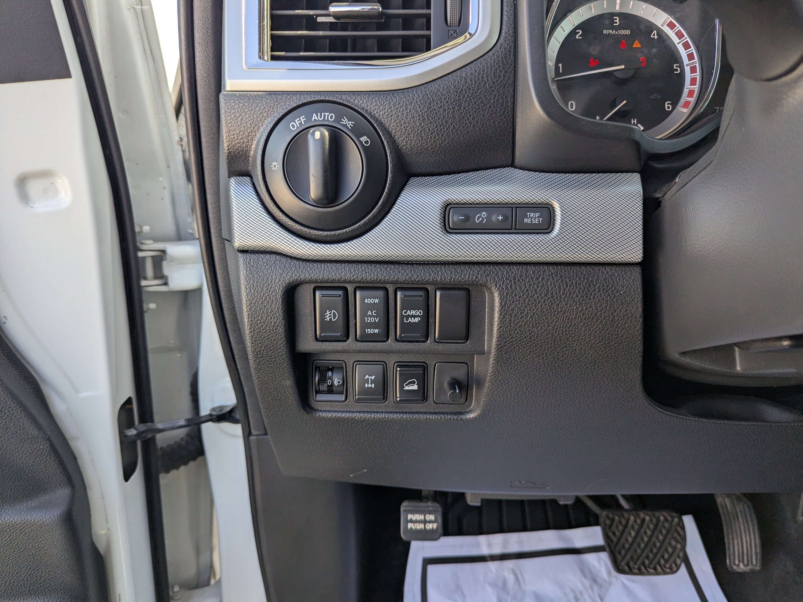 Used 2016 Nissan Titan PRO-4X AWD/4WD image 14