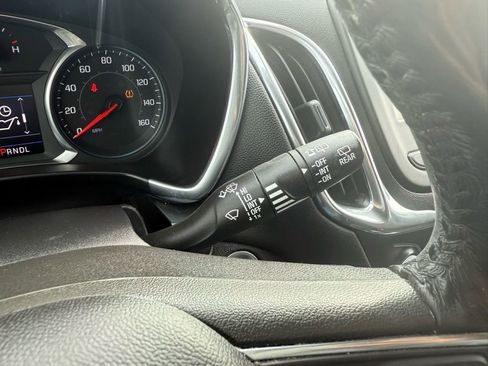 Used 2019 Chevrolet Equinox LT w/ Driver Convenience Package image 35