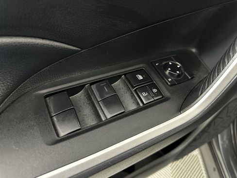 Used 2021 Toyota RAV4 LE image 60