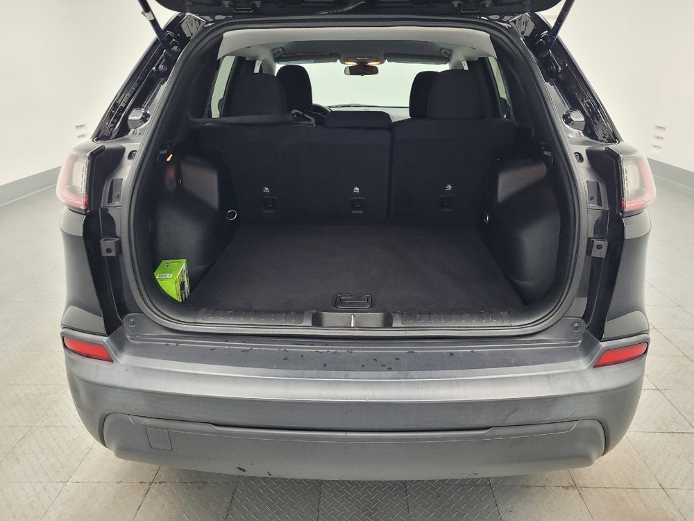 Used 2019 Jeep Cherokee Latitude w/ Popular Appearance Group FWD image 29