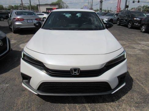 Used 2023 Honda Civic Sport image 2