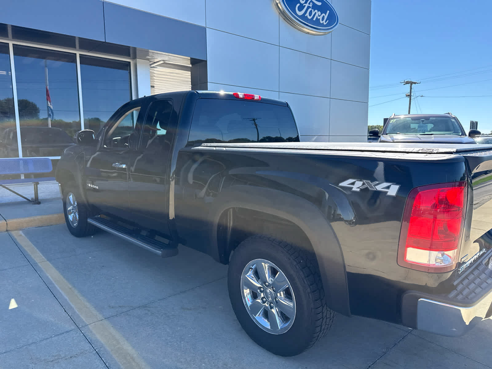 Used 2011 GMC Sierra 1500 SLE w/ Power Tech Package AWD/4WD image 7