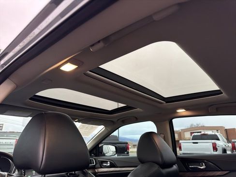 Used 2017 Nissan Maxima Platinum image 14