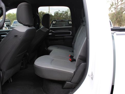 Used 2024 RAM 2500 Big Horn AWD/4WD image 12
