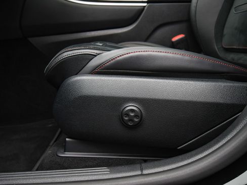 Used 2025 Mercedes-Benz GLC 43 AMG 4MATIC image 42