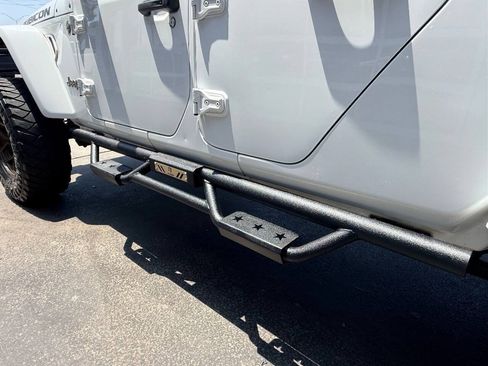Used 2020 Jeep Gladiator Rubicon AWD/4WD image 23