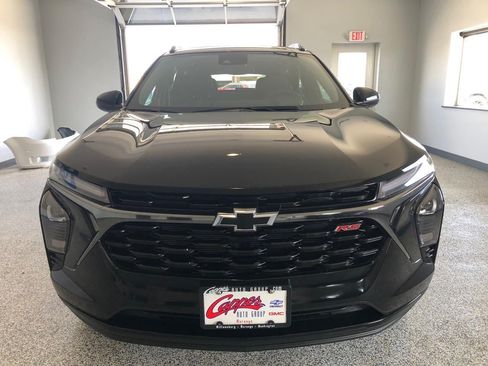 Used 2025 Chevrolet Trax RS w/ Sunroof Package FWD image 6