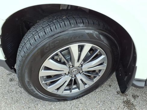 Certified 2019 Nissan Pathfinder S FWD image 20