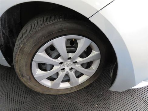 Used 2025 Toyota Corolla LE FWD image 7