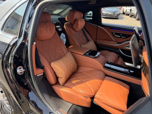 Used 2024 Mercedes-Benz Maybach S 580 4MATIC image 11