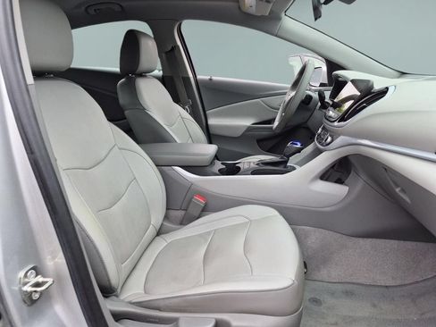 Certified 2018 Chevrolet Volt LT w/ Comfort Package FWD image 28