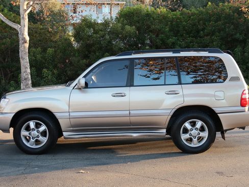 Used 2003 Toyota Land Cruiser image 3
