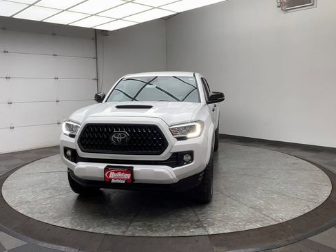 Used 2019 Toyota Tacoma TRD Sport image 33