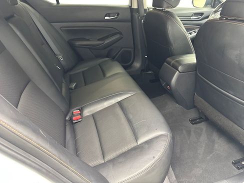 Used 2022 Nissan Altima 2.5 SR FWD image 40