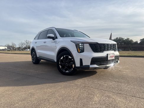 Used 2025 Kia Sorento S w/ Panoramic Sunroof Package image 1