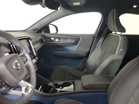 Certified 2023 Volvo C40 P8 Recharge Ultimate image 24