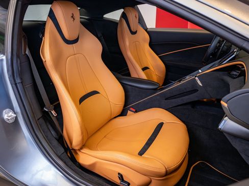 Certified 2022 Ferrari Roma image 19