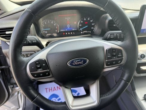 Used 2024 Ford Explorer XLT RWD image 19