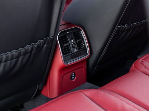 New 2026 Porsche Macan S image 35