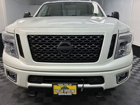 Used 2019 Nissan Titan PRO-4X w/ Pro-4x Convenience Package image 2