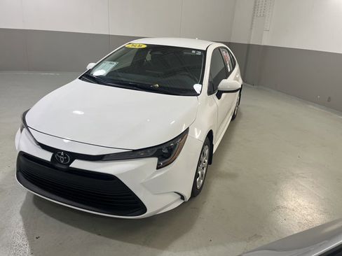 Used 2026 Toyota Corolla LE image 4