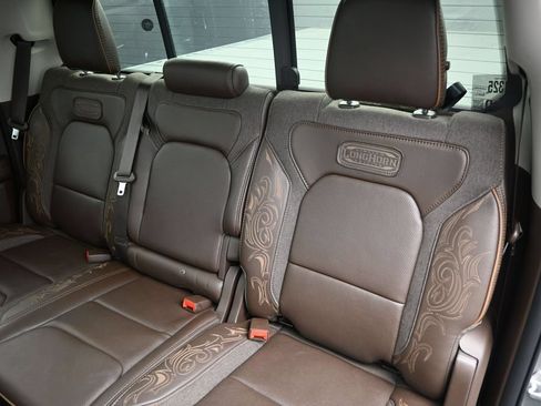 Used 2025 RAM 1500 Limited AWD/4WD image 16