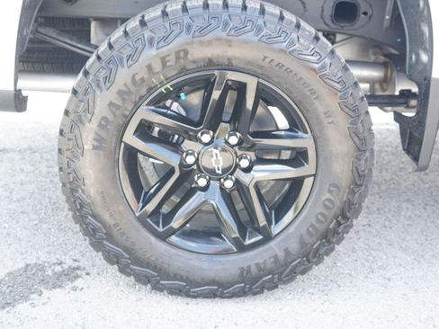 New 2026 Chevrolet Silverado 1500 Custom Trail Boss w/ LPO, Dark Essentials Package AWD/4WD image 13