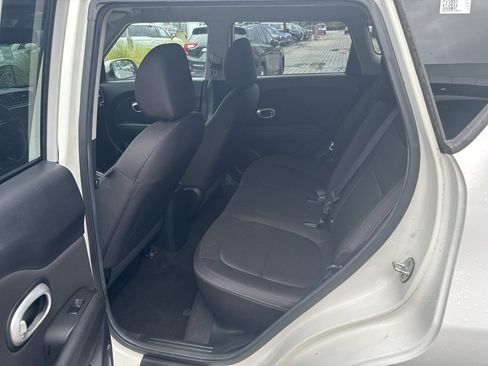 Used 2016 Kia Soul image 12