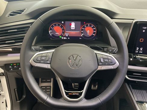 New 2026 Volkswagen Atlas Peak Edition image 15