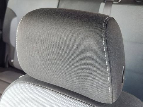 Used 2020 Chevrolet Traverse LT image 15