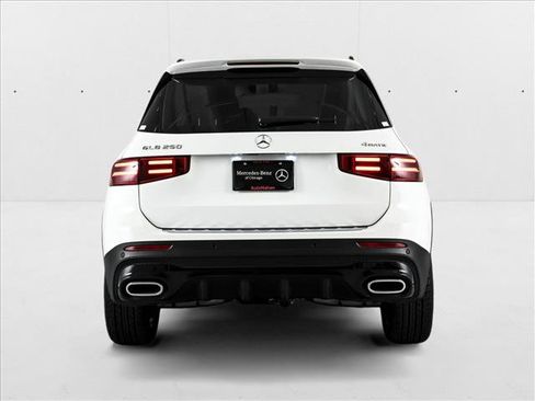 New 2025 Mercedes-Benz GLB 250 4MATIC image 4