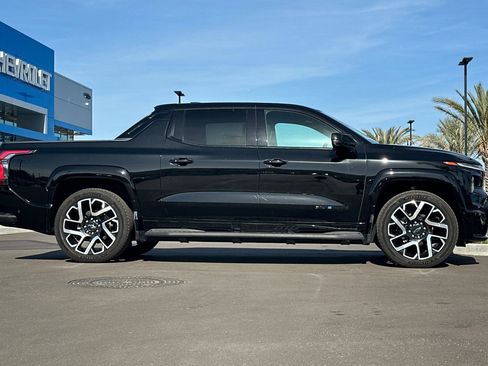 Used 2024 Chevrolet Silverado EV RST AWD/4WD image 3