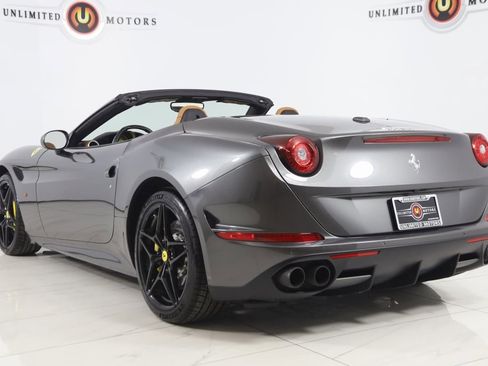 Used 2018 Ferrari California T image 37