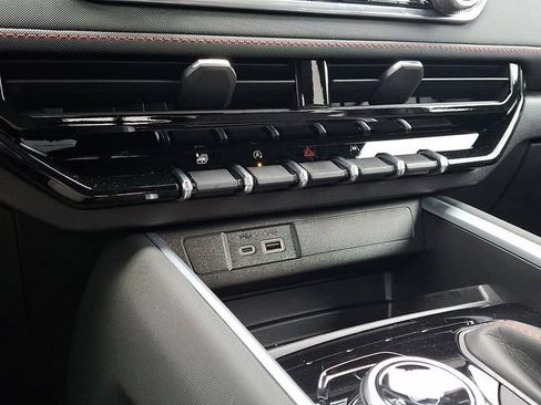 Used 2026 Chevrolet Colorado Z71 image 15