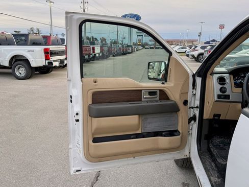 Used 2014 Ford F150 Lariat w/ Lariat Chrome Package image 12