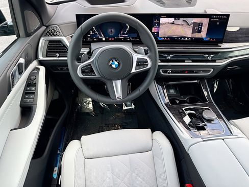 New 2026 BMW X5 xDrive40i w/ M Sport Package AWD/4WD image 17