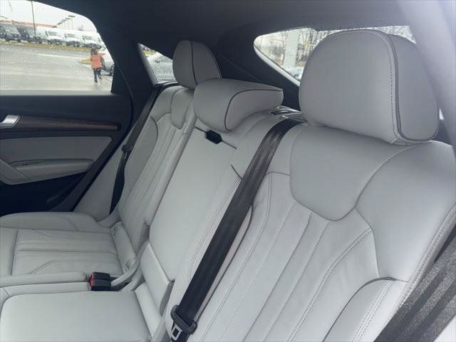Used 2023 Audi Q5 2.0T Premium w/ Convenience Package AWD/4WD image 33