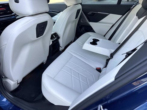 Certified 2025 BMW i5 M60 w/ Premium Package image 17