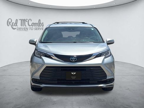 Used 2023 Toyota Sienna LE FWD image 8
