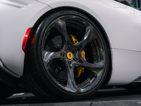 Used 2022 Ferrari SF90 Spider image 8